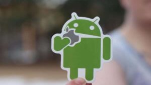 How to check Android version in phone featured image with Android logo (2025)